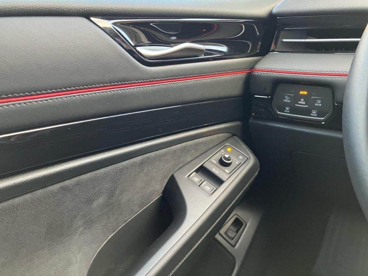 Volkswagen ID.7 GTX NP.75T ACC.5J-G.WÄRMEPUMPE.AHK.AREA-VIEW.NAVI.HUD.LED.LKRD-HZG