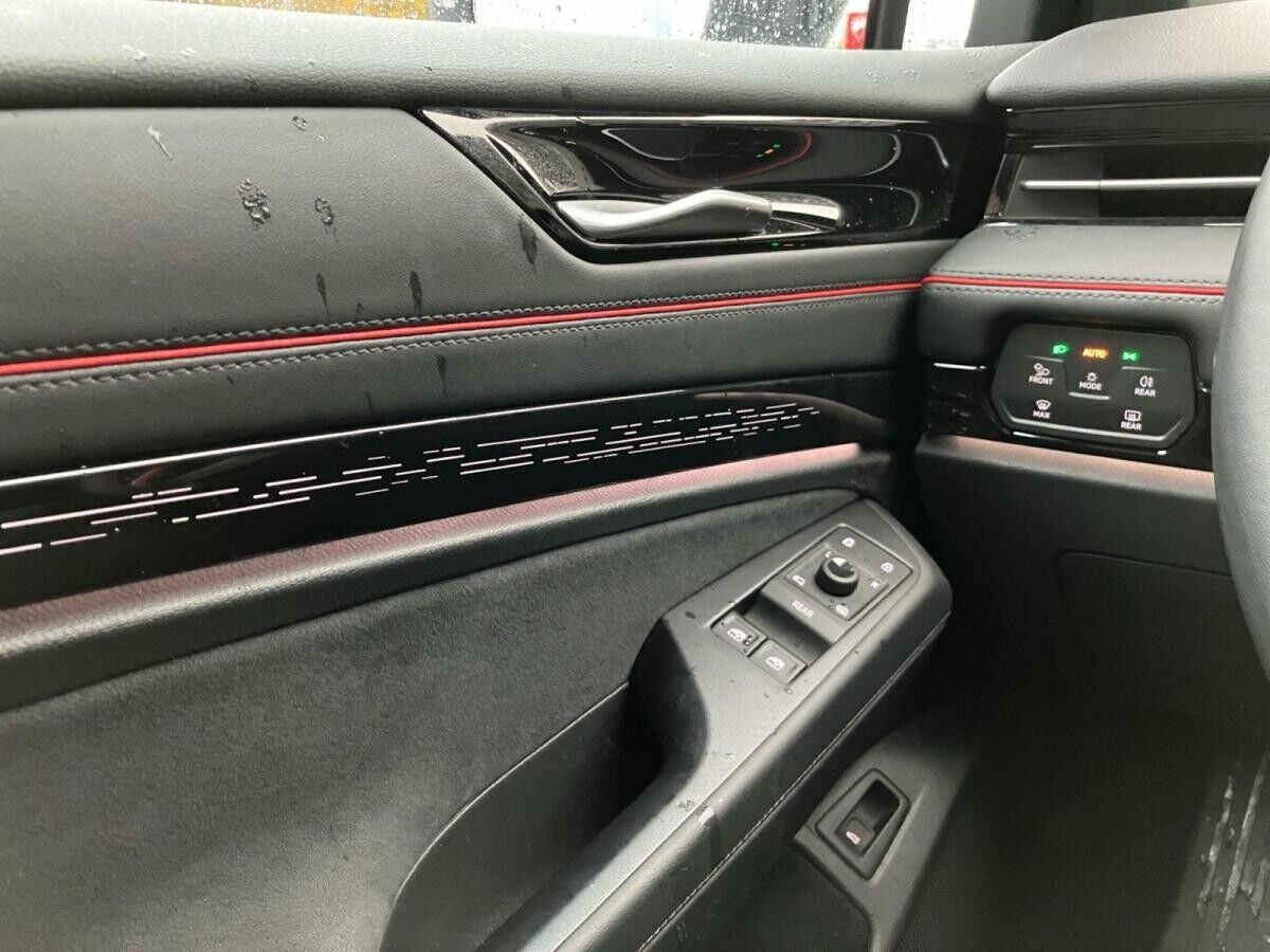 Volkswagen ID.7 Tourer GTX NP.77T ACC.5J-G.WÄRMEPUMPE.AHK.AREA-VIEW.NAVI.HUD.DCC.LKRD-HZG