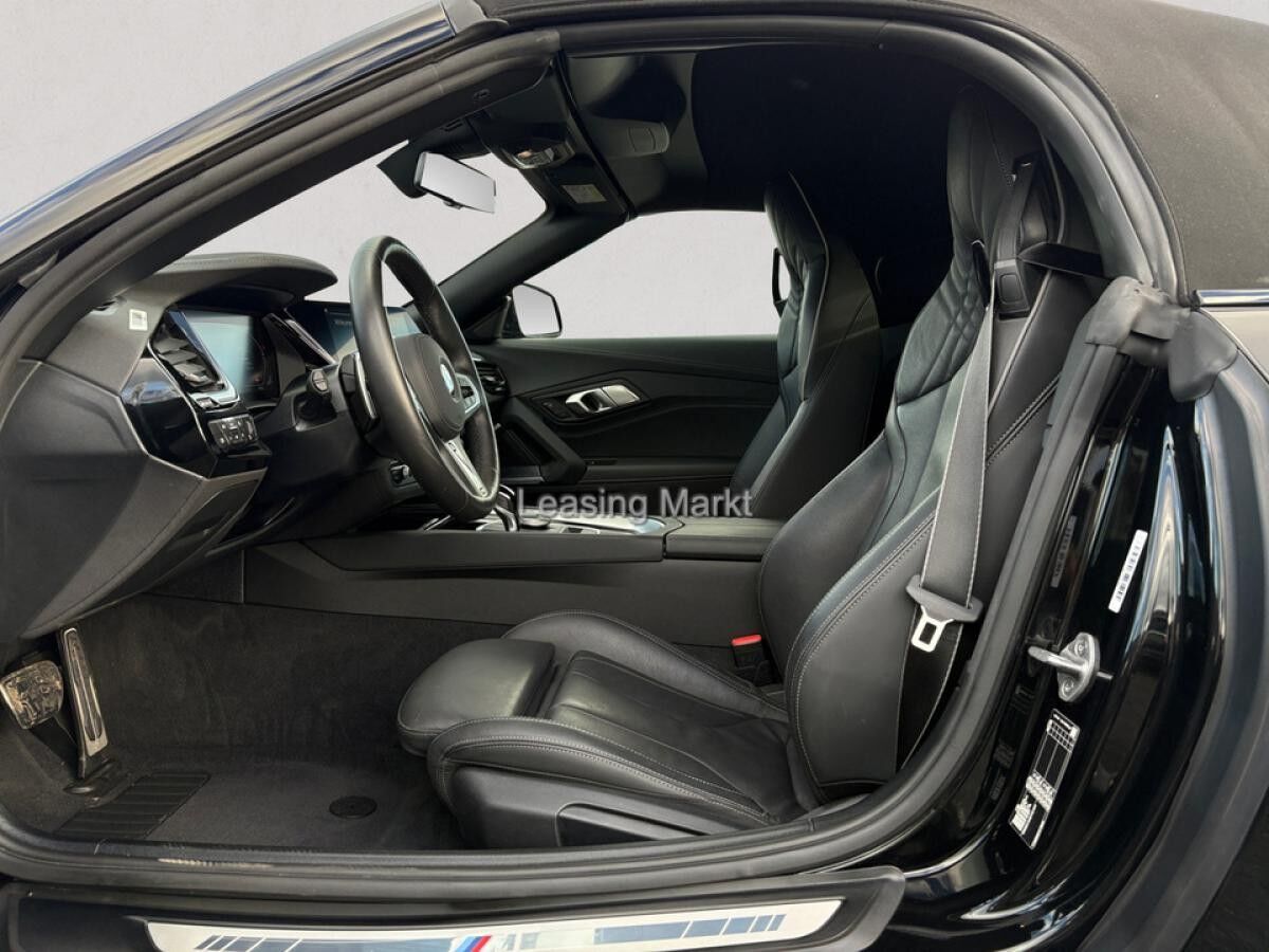 BMW Z4 sDrive30i M Sport / NP= 70.750,- / Adapt. LED