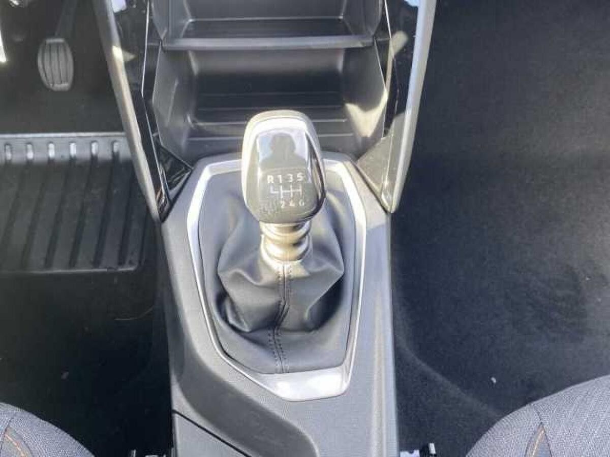 Peugeot 2008 Allure Business 6-Gang +Allwetterreifen+