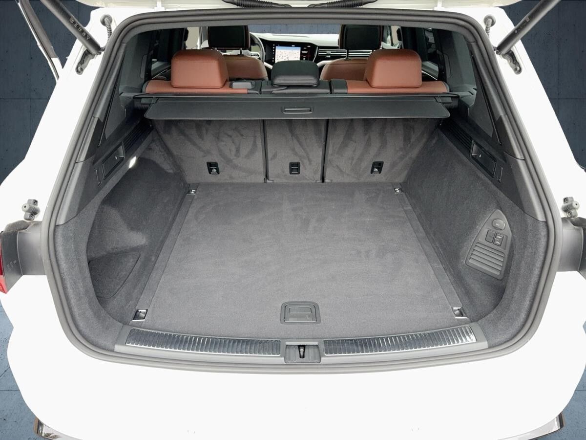 Volkswagen Touareg 3.0 TSI R-Line HUD Pano Std.Heizung