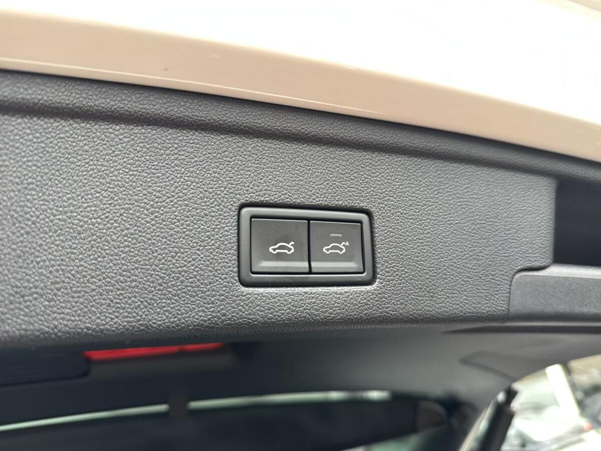 Volkswagen Touareg 3.0 TSI R-Line HUD Pano Std.Heizung