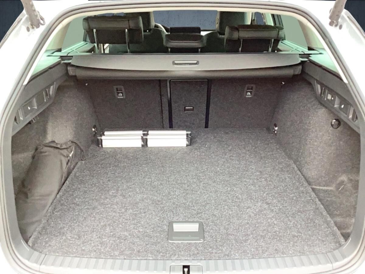 Skoda Octavia Combi Tour 2.0 TDI DSG AHK/MATRIX/eHECK