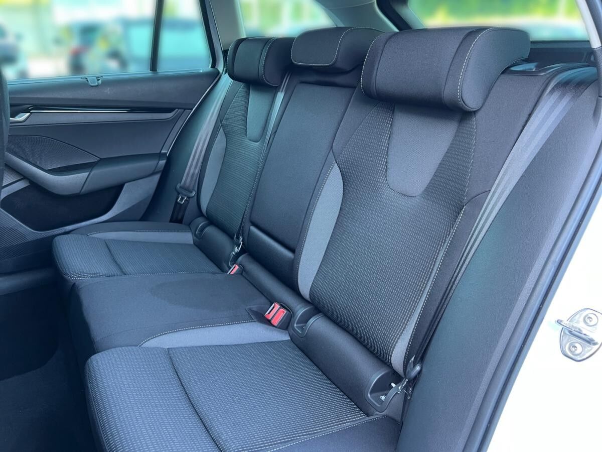 Skoda Octavia Combi Selection TSI DSG *SHZ*PDC*