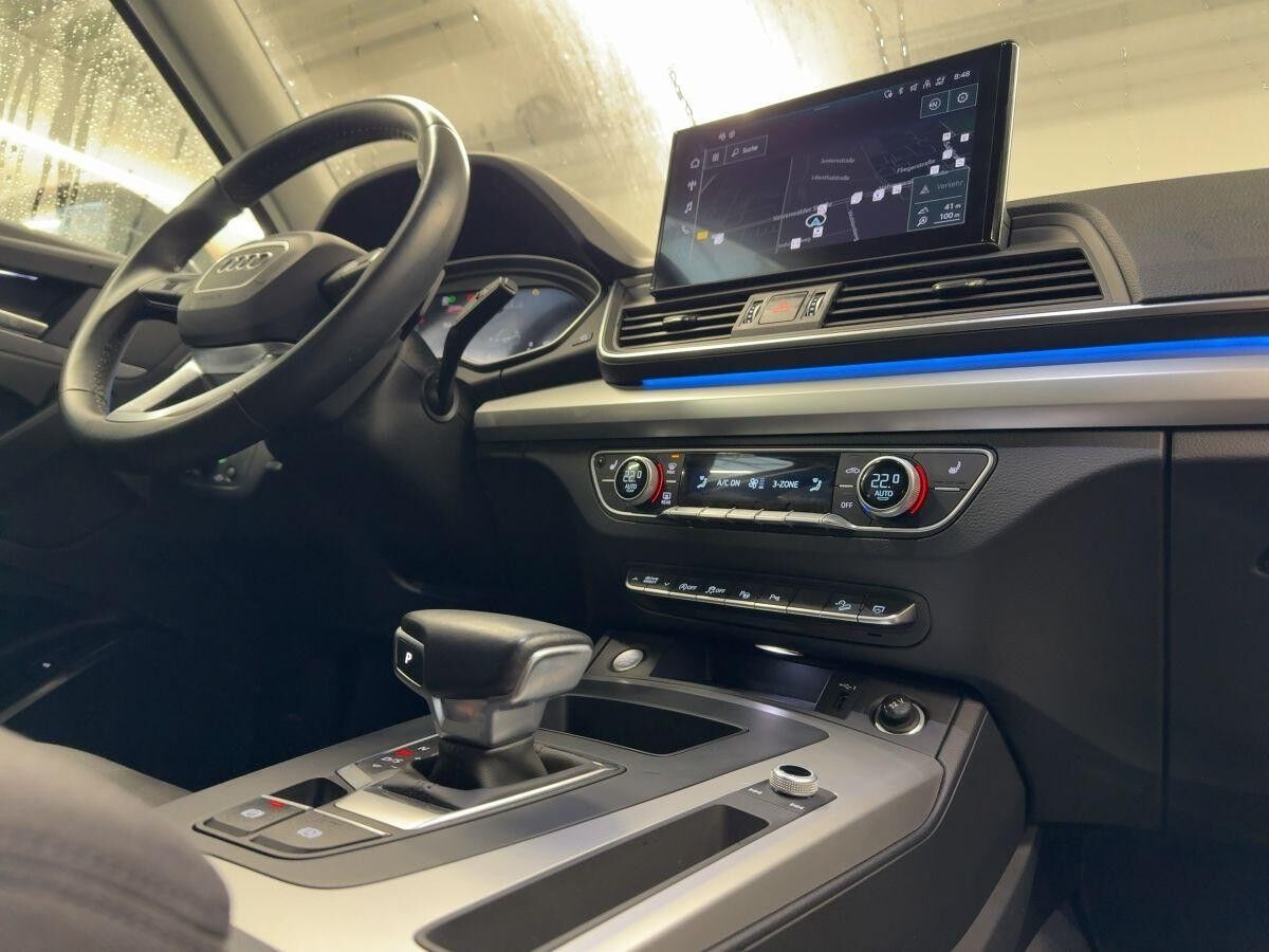 Audi Q5 40 TDI S line quattro Matrix AHK Navi Parklenkassist