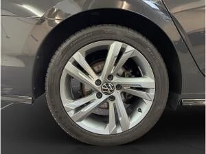 Volkswagen Golf VIII Variant 2.0 TDI R-Line Pano Matrix Navi PDC vo+hi ACC