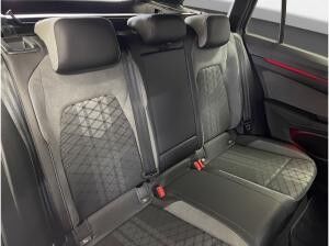 Volkswagen Golf VIII Variant 2.0 TDI R-Line Pano Matrix Navi PDC vo+hi ACC