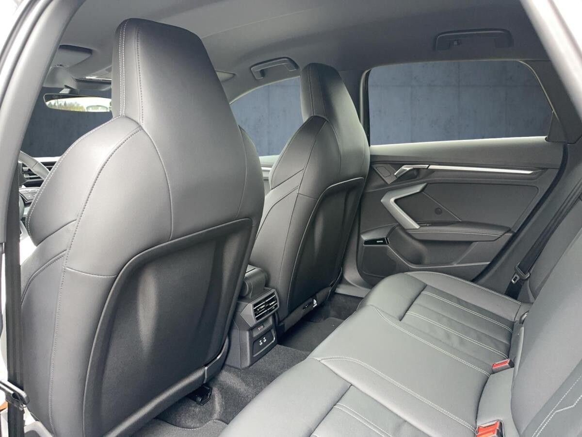 Audi A3 Sportback  S-tronic S LINE AHK MATRIX *SOFORT VERFÜGBAR!**