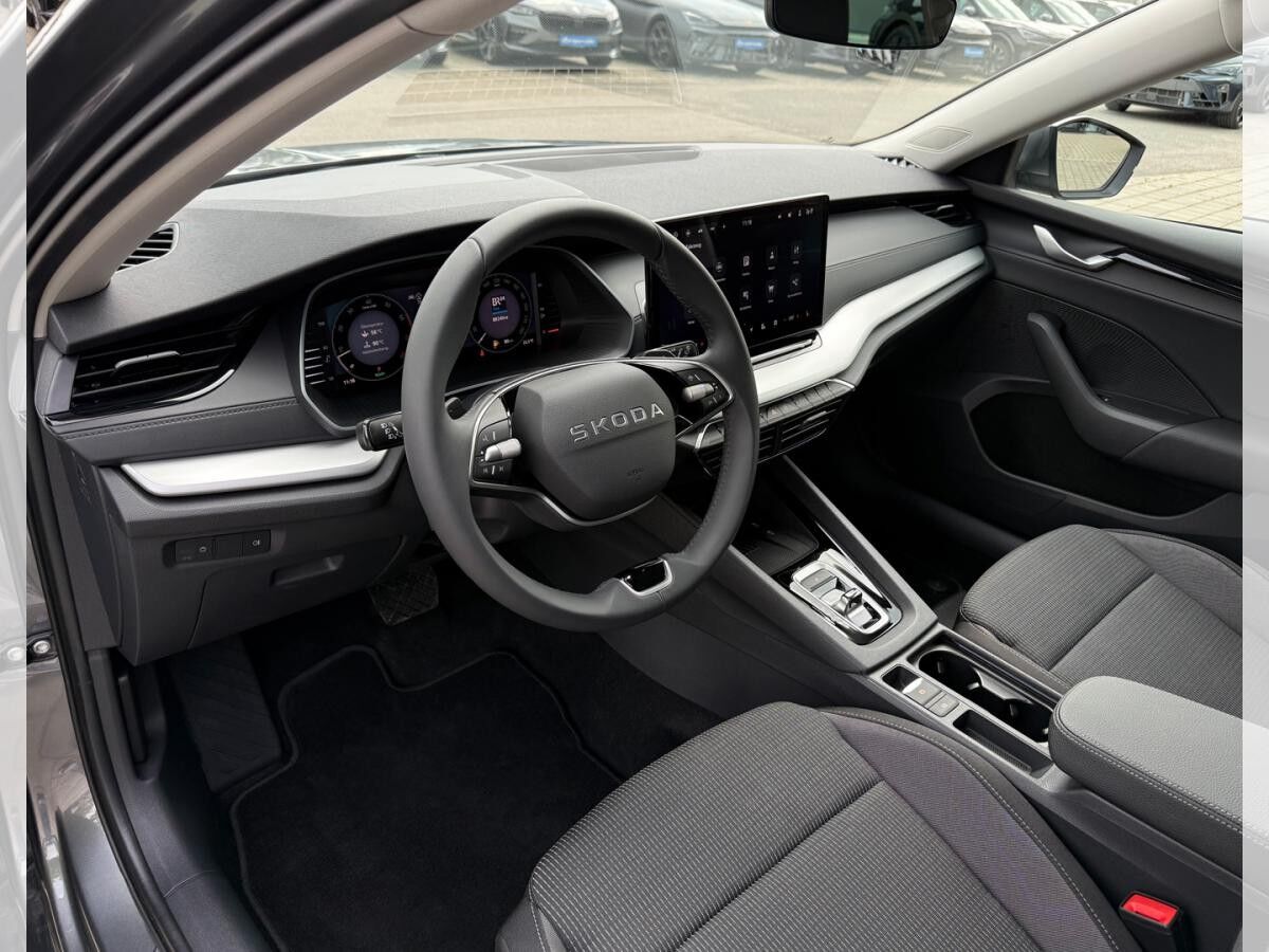 Skoda Octavia Combi SELECTION 2025 1.5 TSI mHEV 110kW DSG (UVP 45.772€/KW15/26) NAV/AHK/EASY.OPEN/ASSISTENZ/KAM/5J