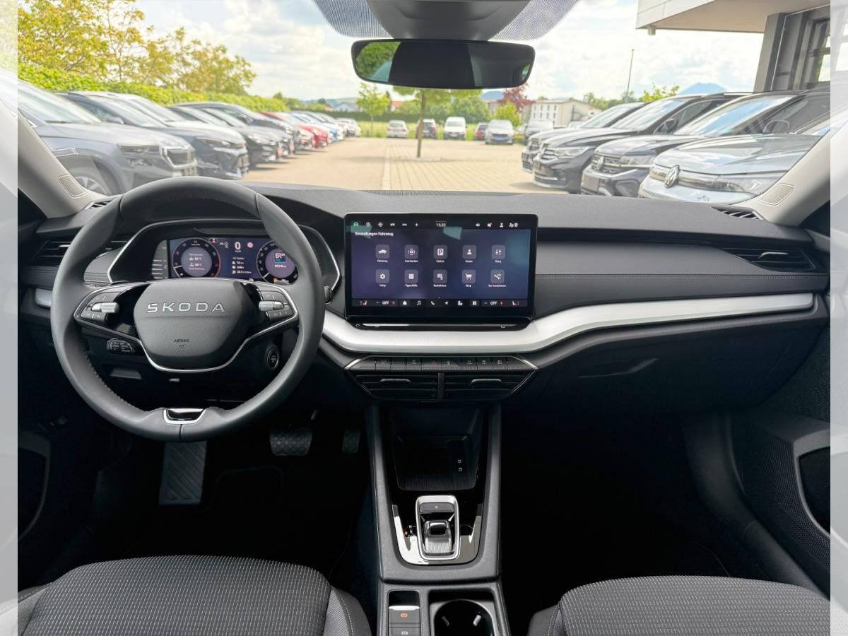 Skoda Octavia Combi SELECTION 2025 1.5 TSI mHEV 110kW DSG (UVP 45.772€/KW15/26) NAV/AHK/EASY.OPEN/ASSISTENZ/KAM/5J