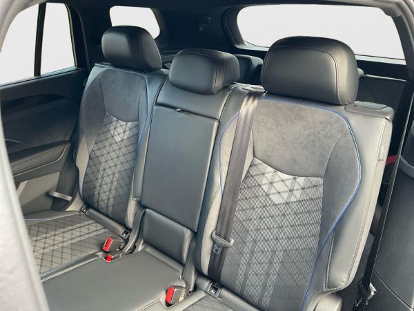 Volkswagen Tayron R-Line 2.0 TSI 4MOTION DSG AHK 360° Navi