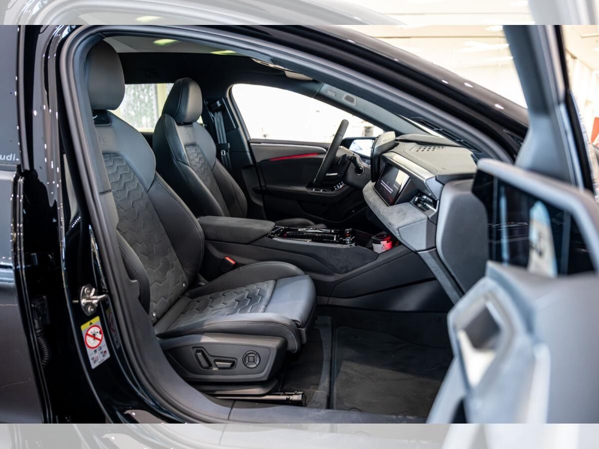 Audi A6 e-tron A6 Avant e-tron performance S LINE/PANO/HUD/ACC