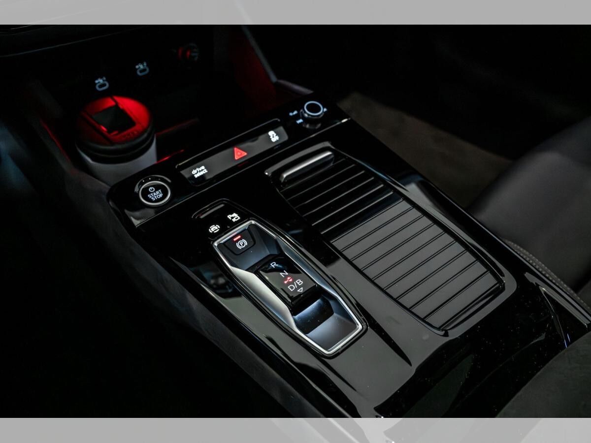 Audi A6 e-tron A6 Avant e-tron performance S LINE/PANO/HUD/ACC