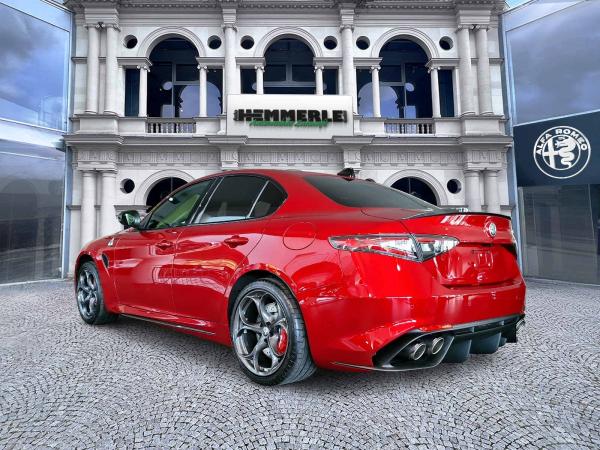 Alfa Romeo Giulia QUADRIFOGLIO 2.9 V6 Bi-Turbo 382 kW (520 PS) AT8 Akrapovic Roso Etna