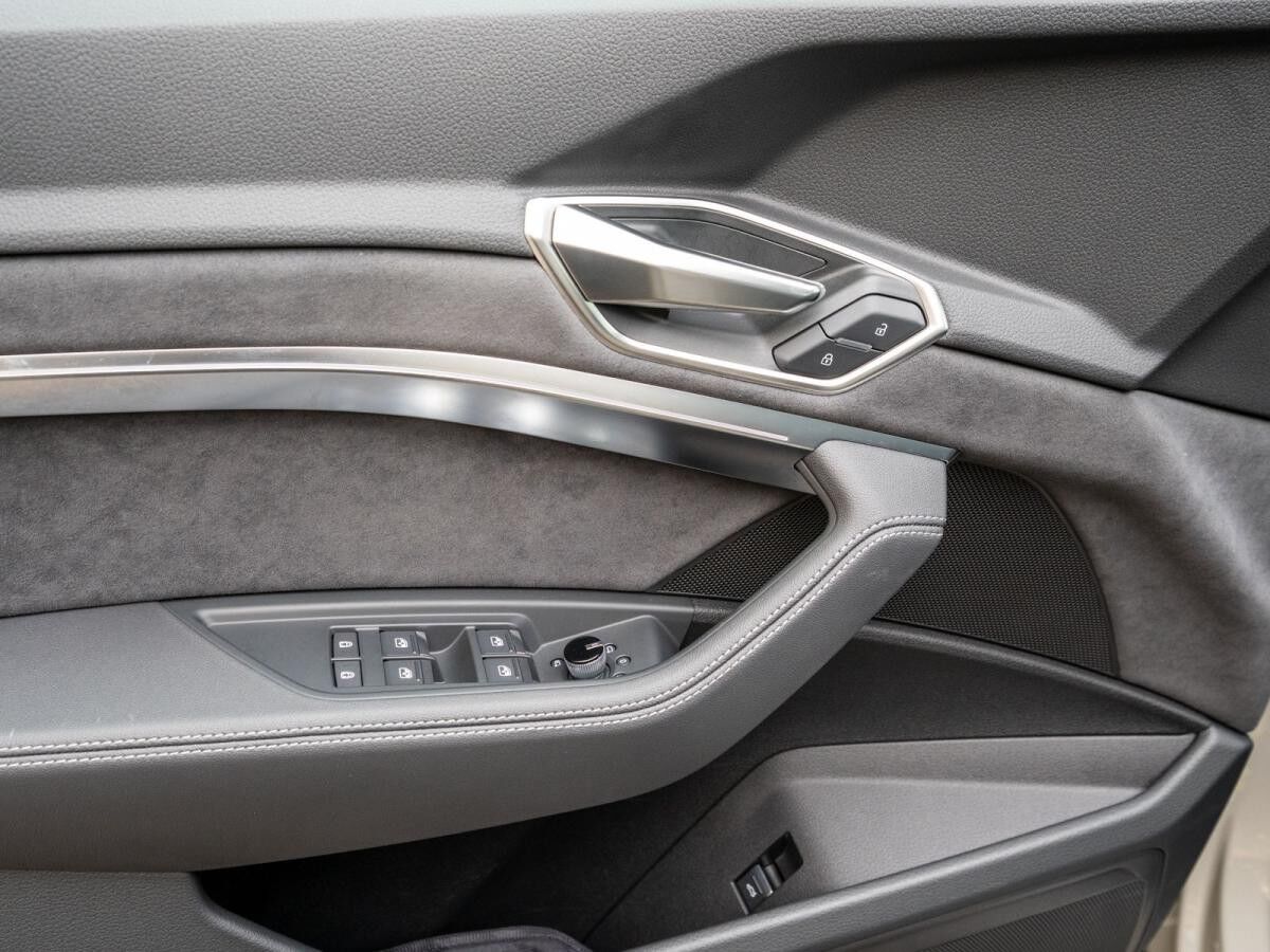 Audi Q8 50 e-tron S line quattr NAVI MATRIX UVP 99540 0,25% Versteuerung