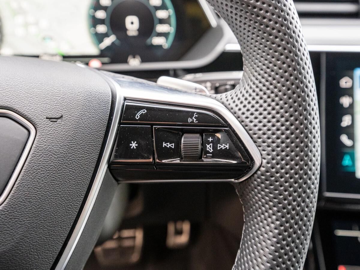 Audi Q8 50 e-tron S line quattr NAVI MATRIX UVP 99540 0,25% Versteuerung