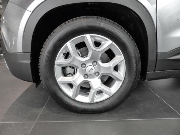 Jeep Avenger Altitude Winter Paket 17 Zoll AWR LED