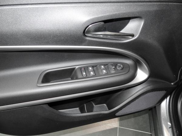 Jeep Avenger Altitude Winter Paket 17 Zoll AWR LED