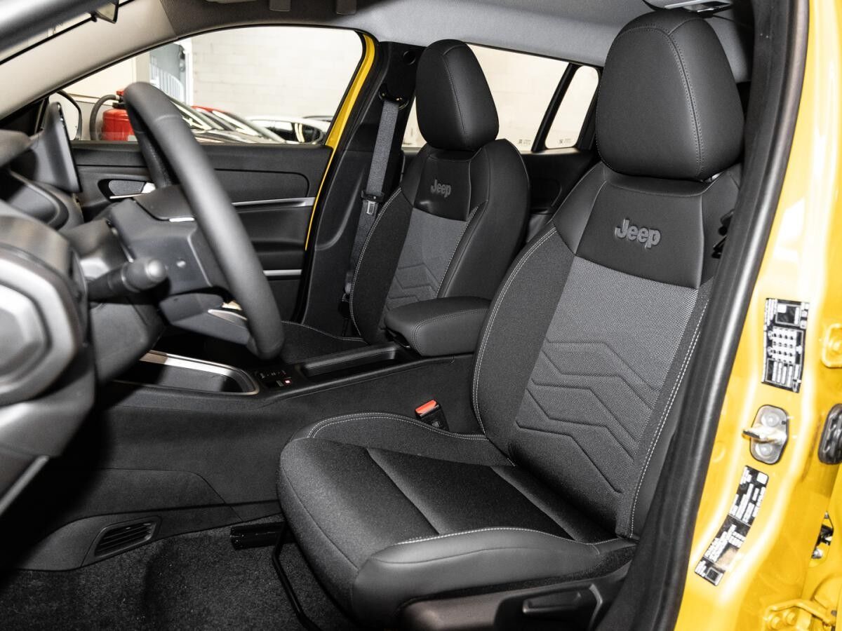 Jeep Avenger Altitude Winter Paket 17 Zoll AWR LED