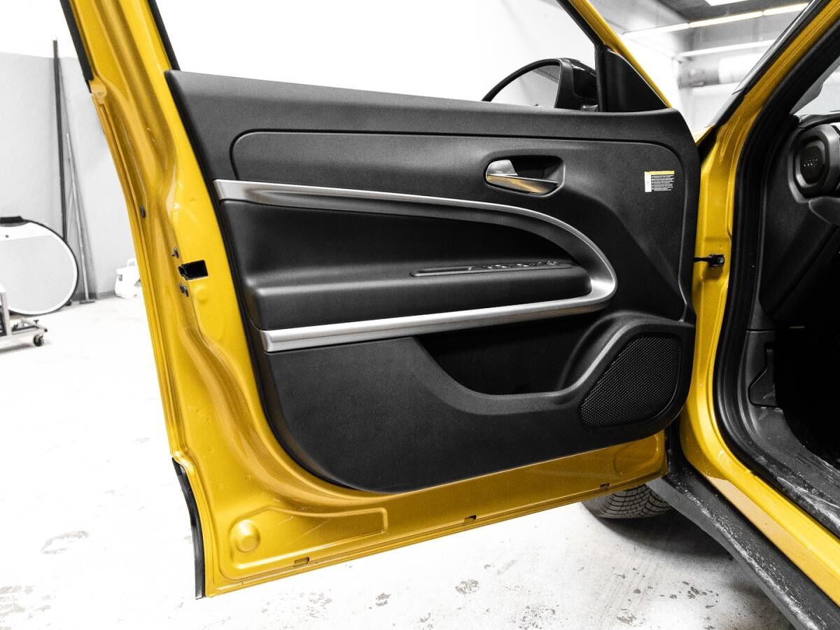 Jeep Avenger Altitude Winter Paket 17 Zoll AWR LED