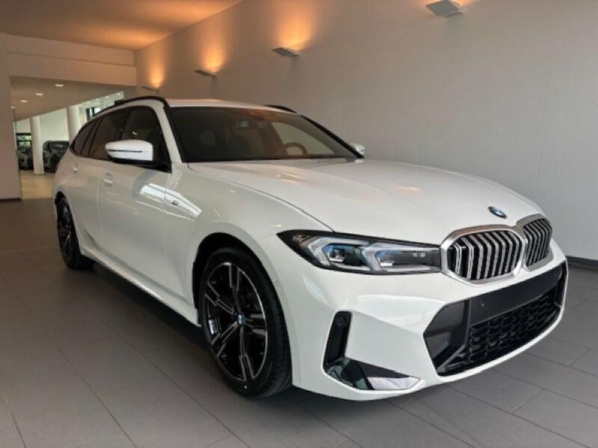 BMW 320 i Touring M-Sportpaket *AHK* Sofort Verfügbar*