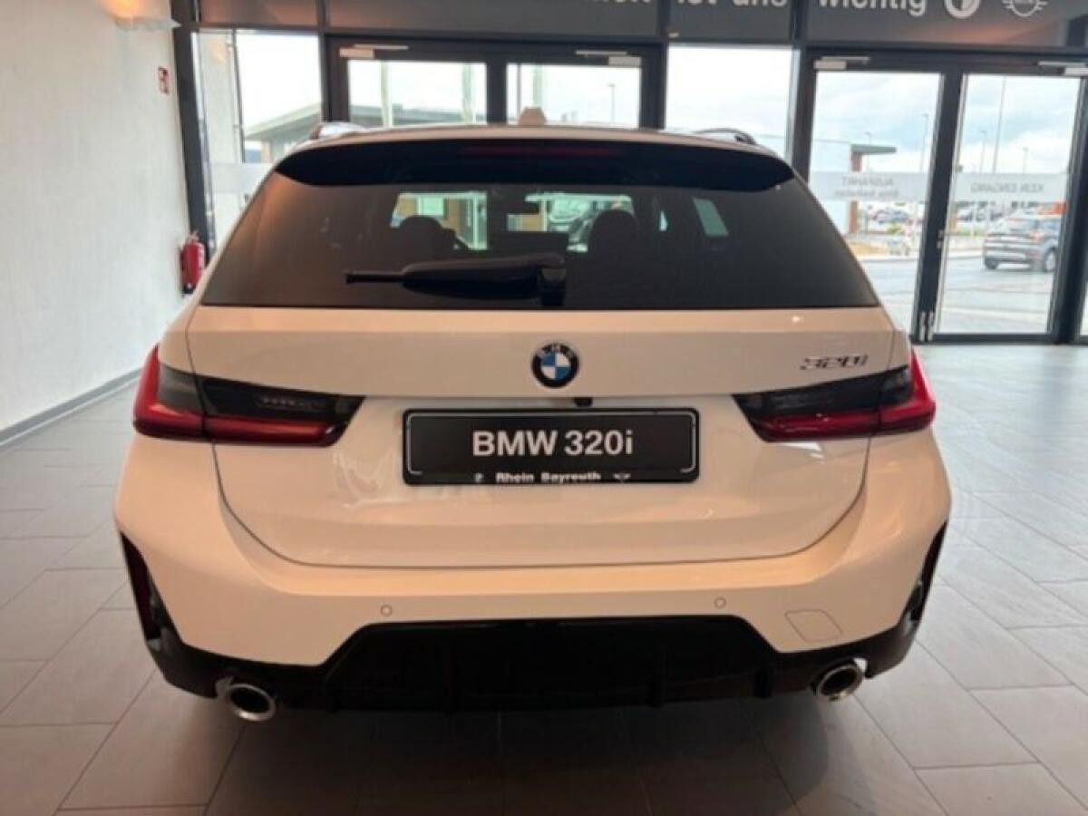 BMW 320 i Touring M-Sportpaket *AHK* Sofort Verfügbar*