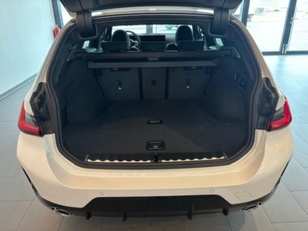 BMW 320 i Touring M-Sportpaket *AHK* Sofort Verfügbar*