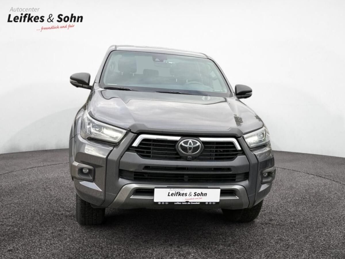 Toyota Hilux 4x4 Double Cab Invincible