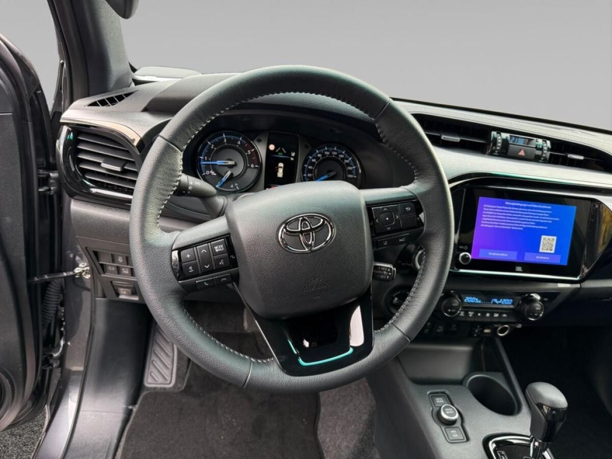 Toyota Hilux 4x4 Double Cab Invincible