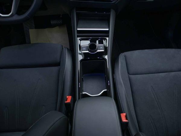 Volkswagen Tayron 2.0 TDI DSG*ELEGANCE*ASG*7-SITZ*GJR*AHK*APP*