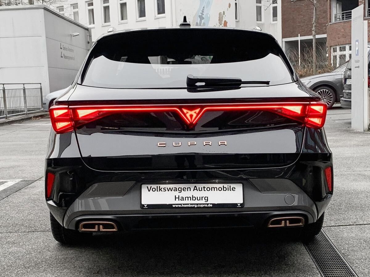 Cupra Leon Sportstourer VZ 1.5 e-HYBRID DSG Matrix