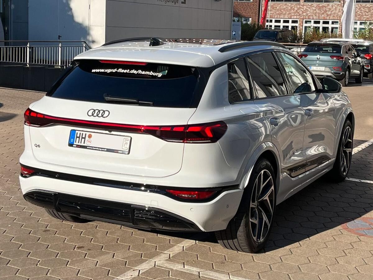 Audi Q6 e-tron performance S line Pano LED Plus