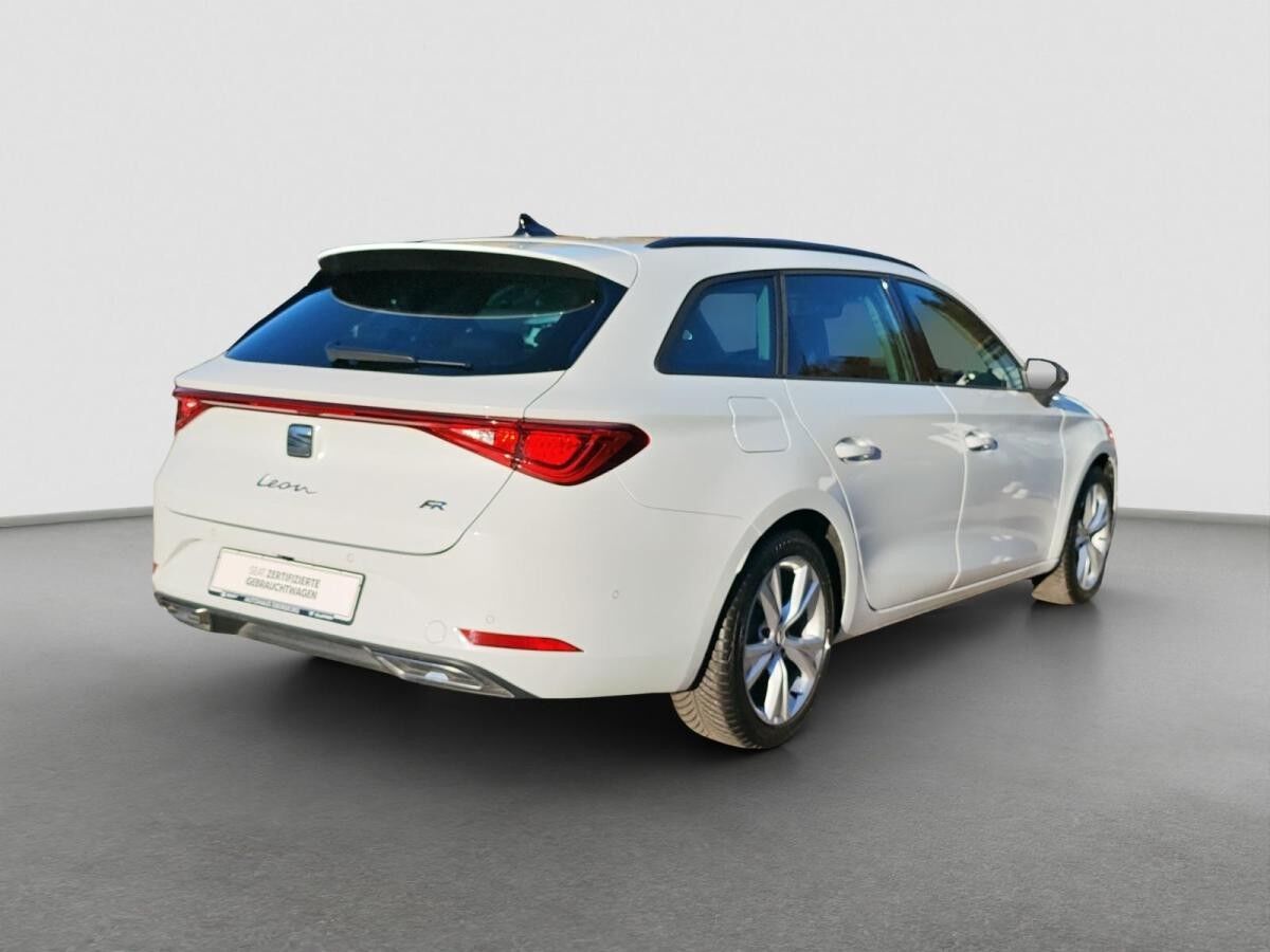 Seat Leon Sportstourer FR-Line 1.5 eTSI Convenience Visio+ MATRIX