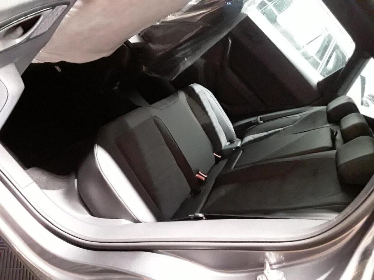 Cupra Ateca 2.0 TSI 230V AHK el.Heck beats Pano LenkHzg