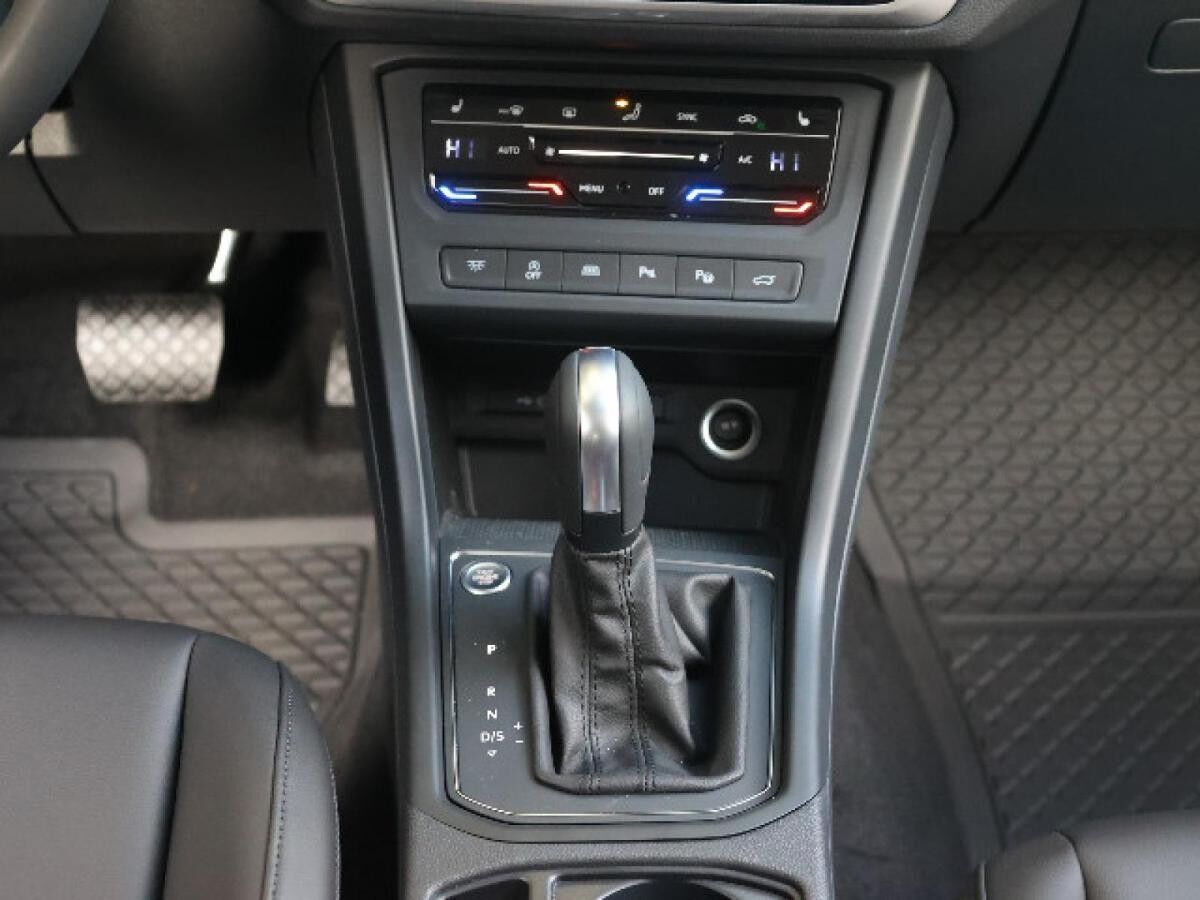 Volkswagen Touran 2.0TDI +TAXI+7-SITZER+3,99 ZINS
