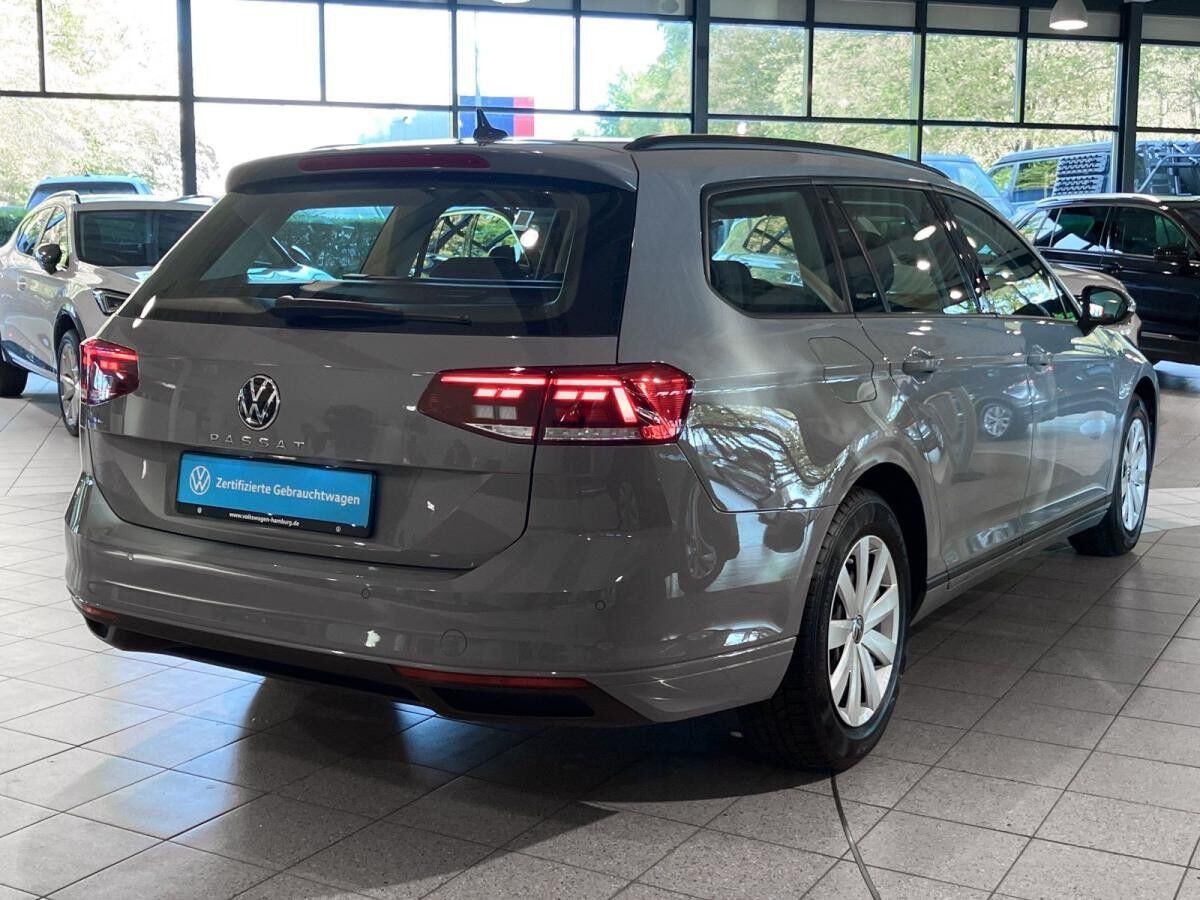 Volkswagen Passat Variant 1.5 TSI DSG Ganzjahresreifen Rear View AppConnect