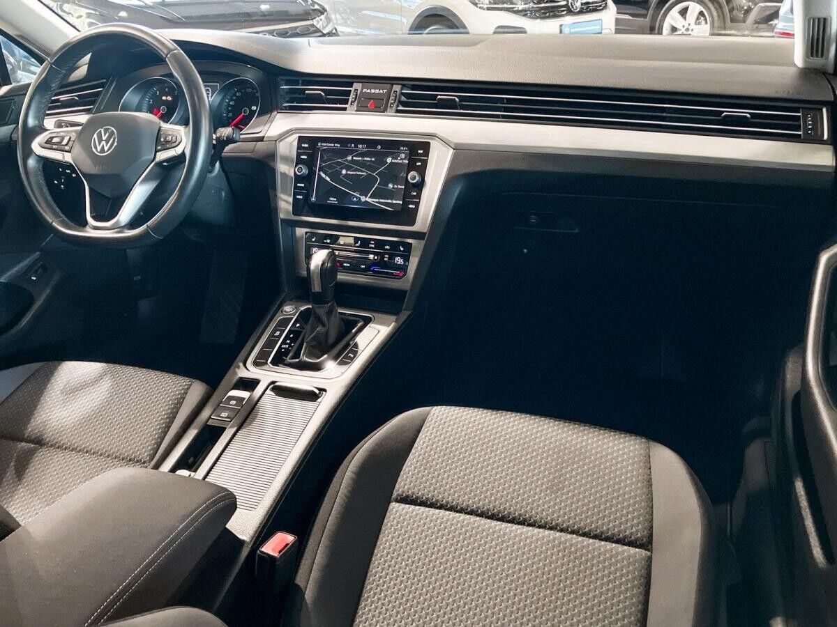 Volkswagen Passat Variant 1.5 TSI DSG Ganzjahresreifen Rear View AppConnect