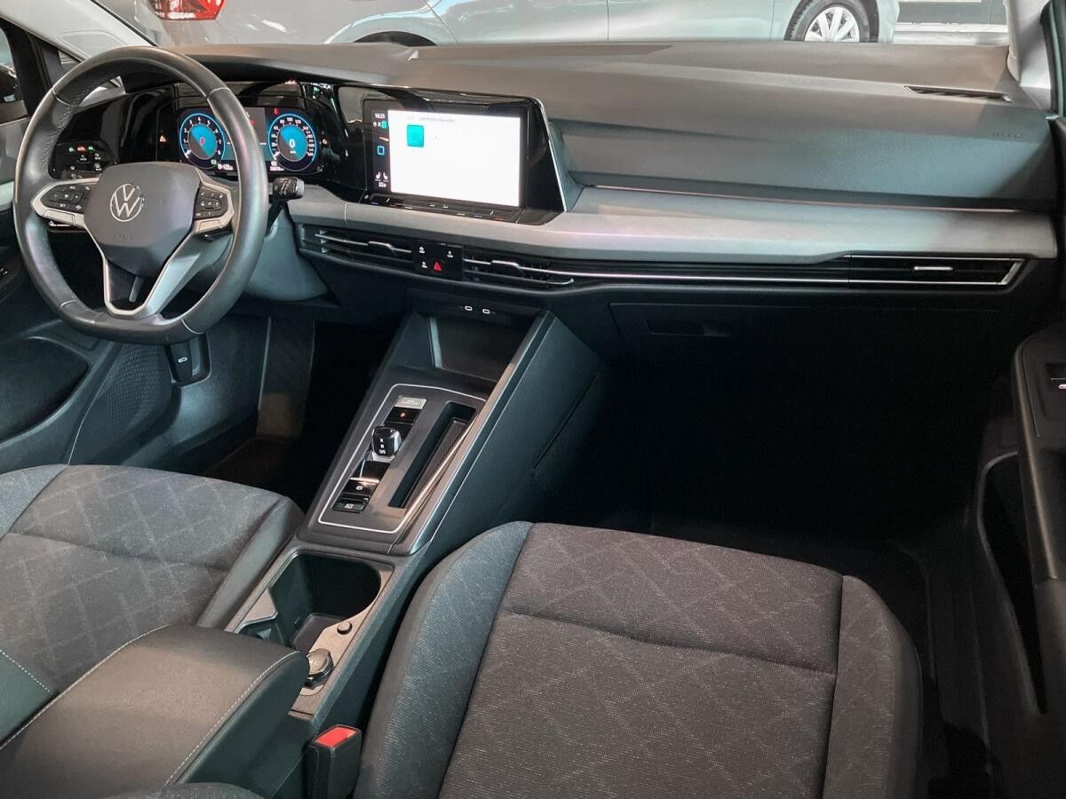 Volkswagen Golf VIII 1.5 TSI Life DSG AppConnect LED Einparkhilfe