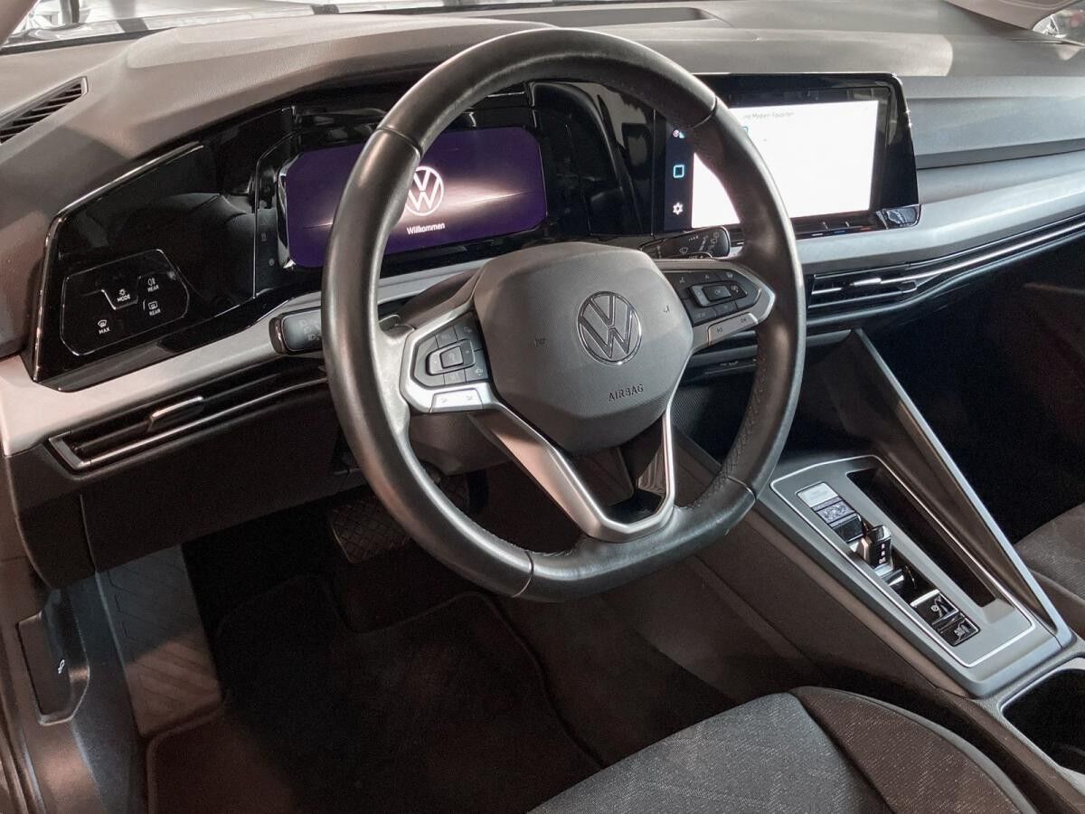 Volkswagen Golf VIII 1.5 TSI Life DSG AppConnect LED Einparkhilfe