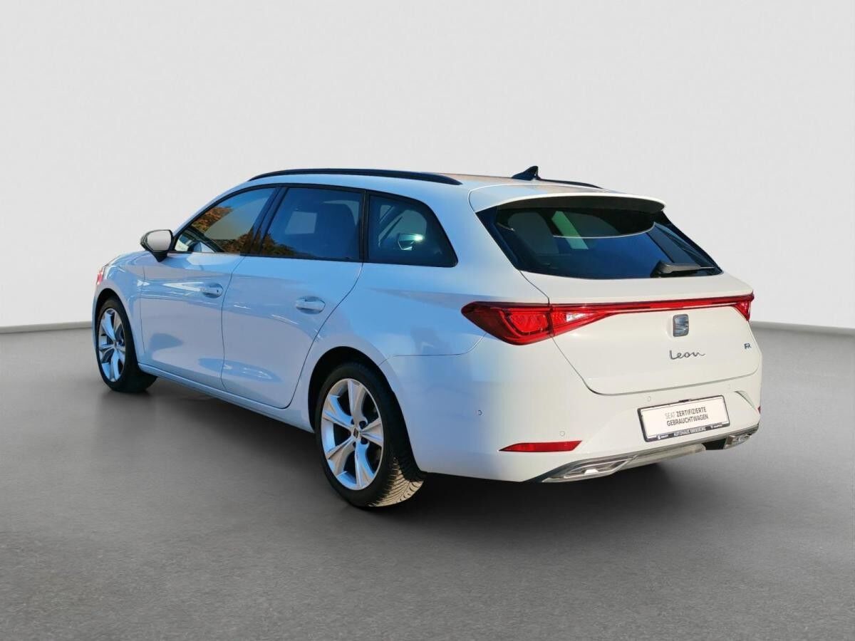 Seat Leon Sportstourer FR-Line 1.5 eTSI Convenience Visio+ MATRIX
