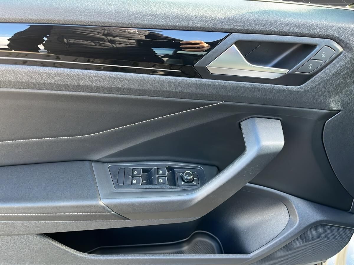 Volkswagen T-Roc Cabriolet (AC8)