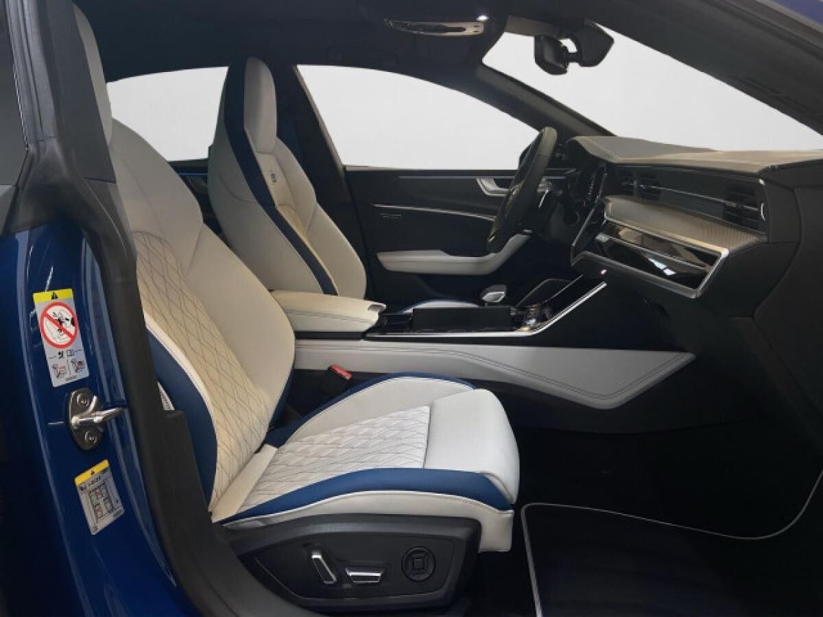 Audi S7 Sportback, Luftfahrwerk, Sportedition Silber/Ozeanblau, el. Panodach, B&O Sound, AHK