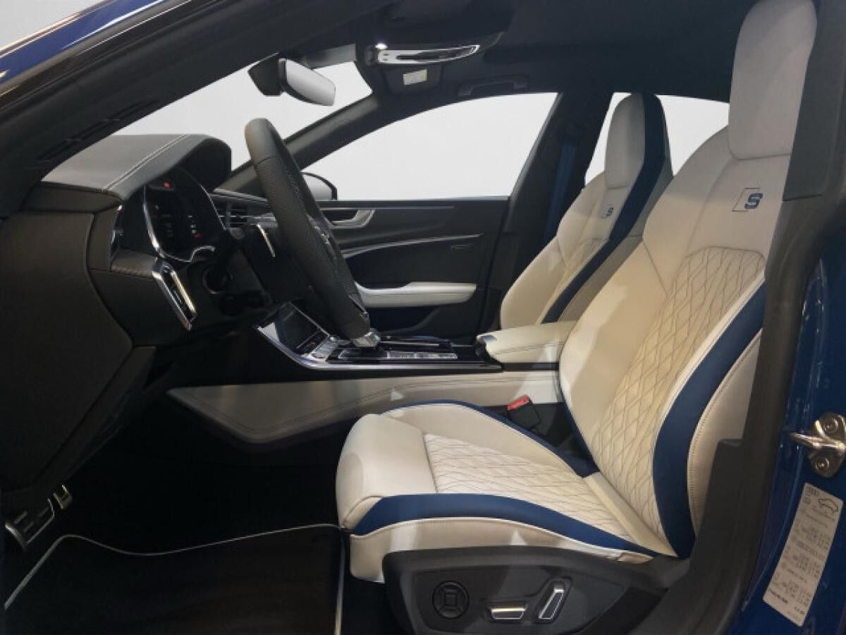 Audi S7 Sportback, Luftfahrwerk, Sportedition Silber/Ozeanblau, el. Panodach, B&O Sound, AHK