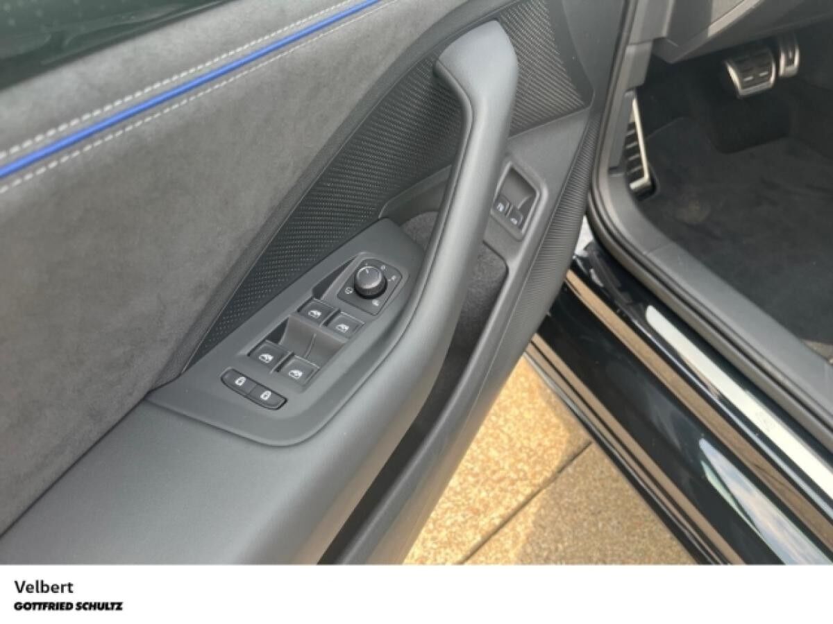 Volkswagen Passat R-Line 1.5 eHybrid 🔥Herbst Deal🔥Panoramadach, Matrix-LED uvm. (Velbert)