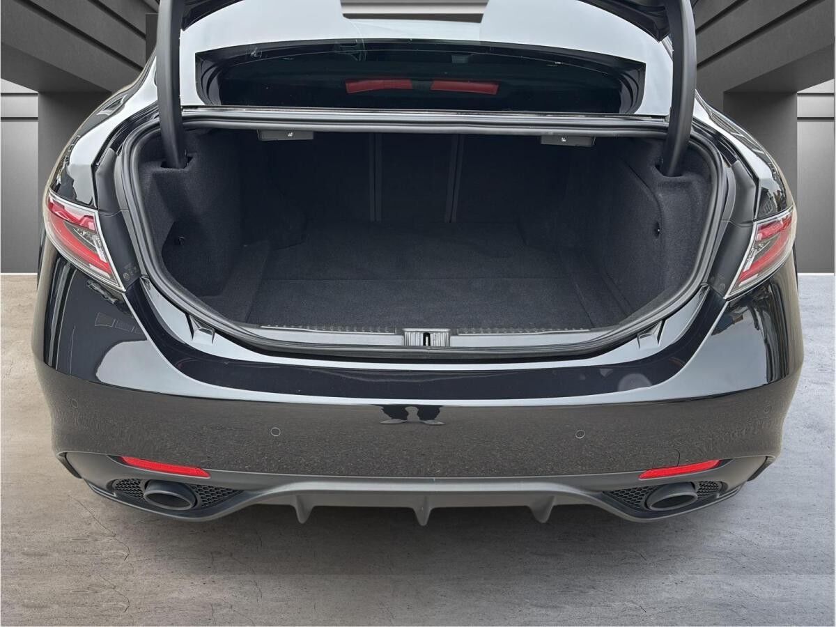 Alfa Romeo Giulia Veloce Q4 2.0 TURBO 16V AT8 (280 PS) /DAB/KAMERA/+