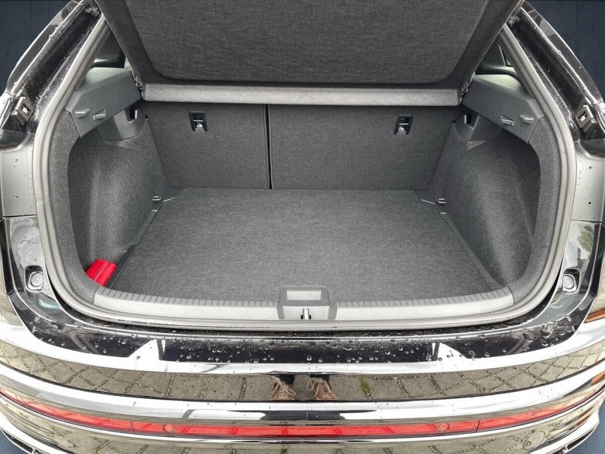 Volkswagen Taigo R-Line 1.0 TSI DSG AHK+ACC+RearView+Navi