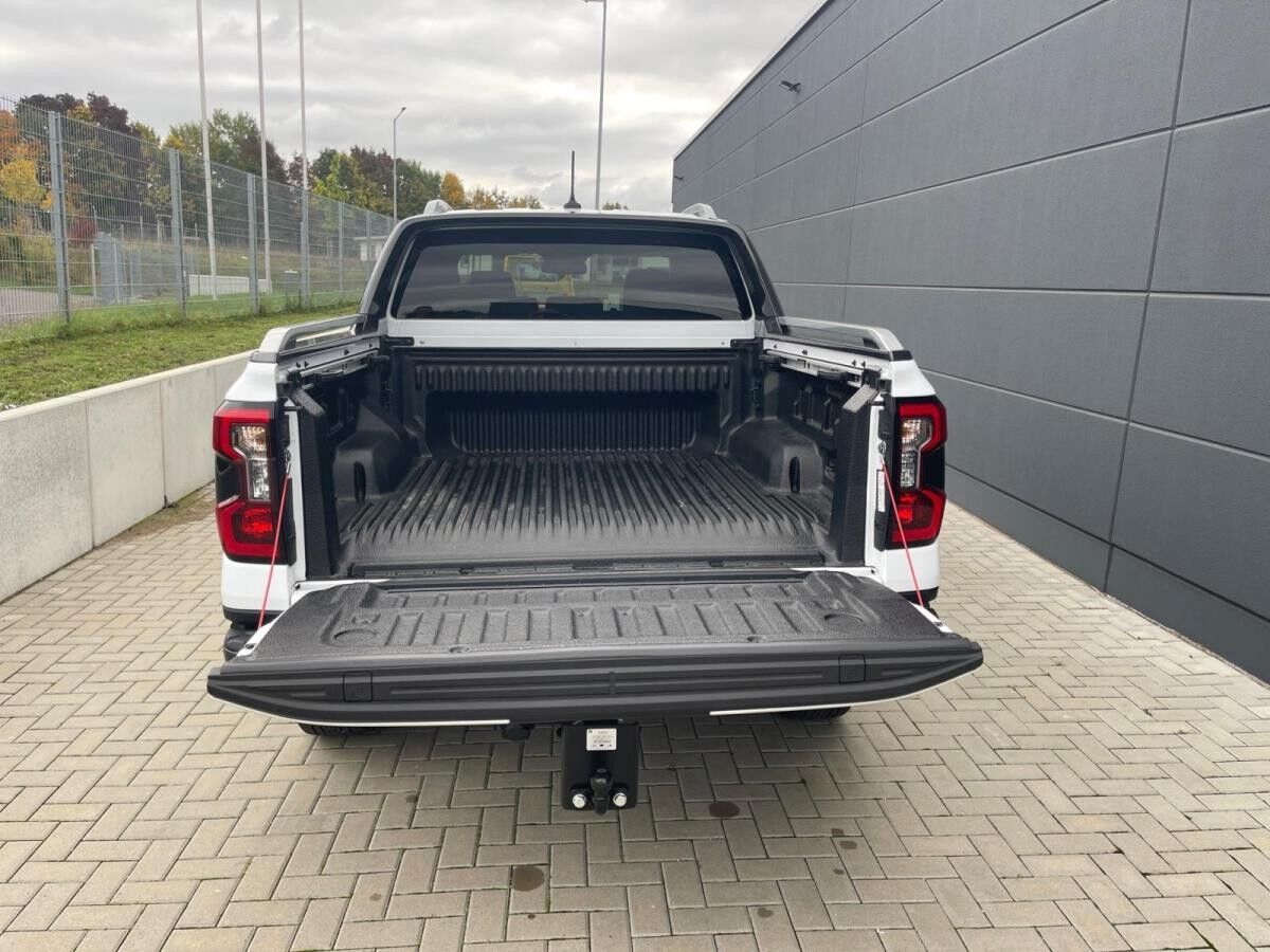 Ford Ranger Wildtrak 2.3 PHEV DoKa Allrad 360° Ford Ranger Wildtrak 2.3 PHEV DoKa Allrad 360°