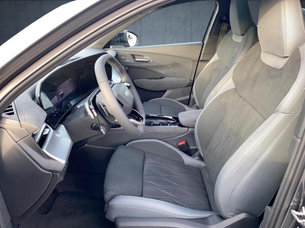 Audi Q3 SUV e-hybrid S tr. Matrix HUD 360 PANO 20