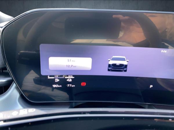 Audi Q3 SUV e-hybrid S tr. Matrix HUD 360 PANO 20