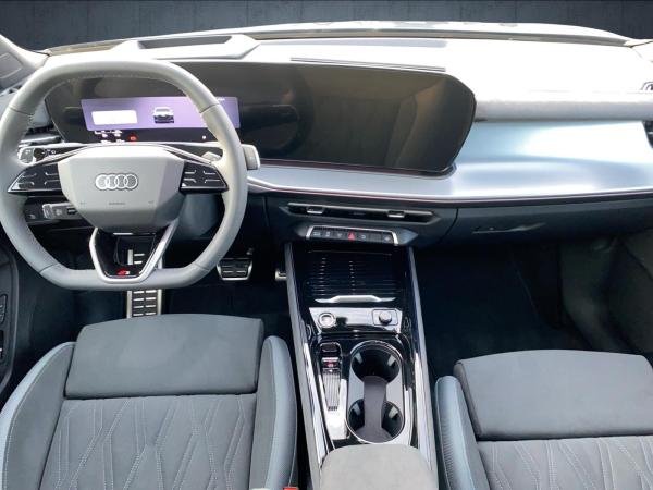 Audi Q3 SUV e-hybrid S tr. Matrix HUD 360 PANO 20